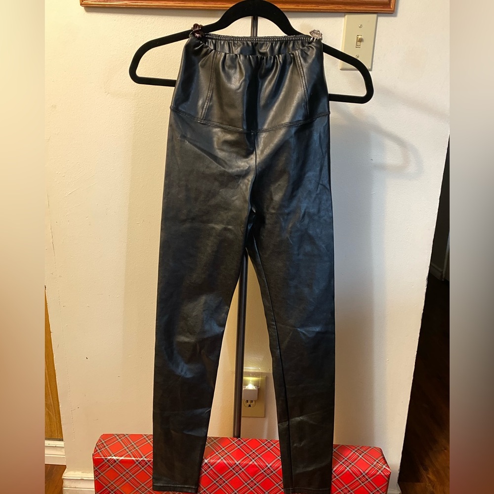 Wilfred Free Skinny Jeans